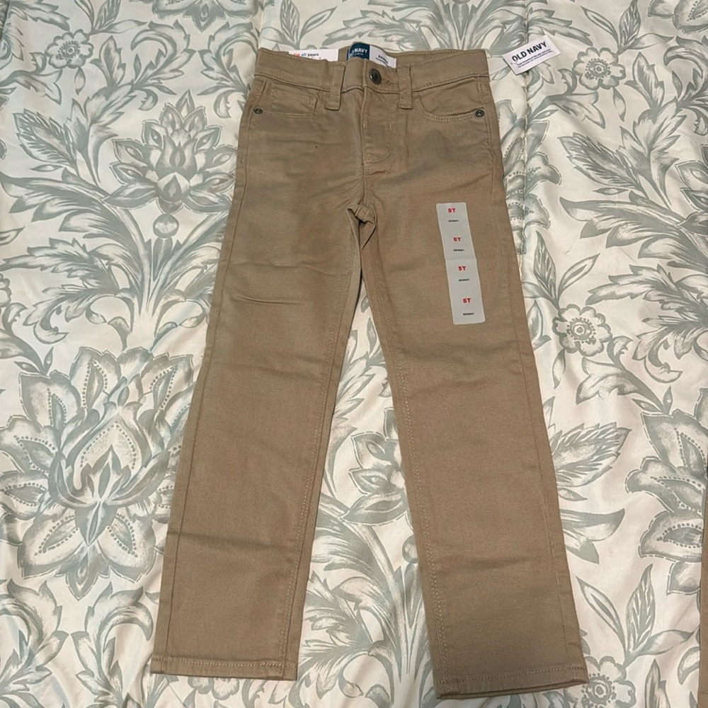 New with tags skinny jeans size 5T